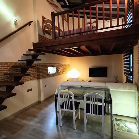 Cosy Double Room + Private Bathroom Sevilla Center Bagian luar foto