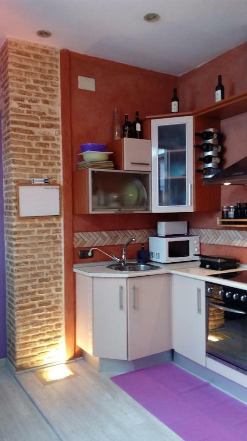 Cosy Double Room + Private Bathroom Sevilla Center Bagian luar foto